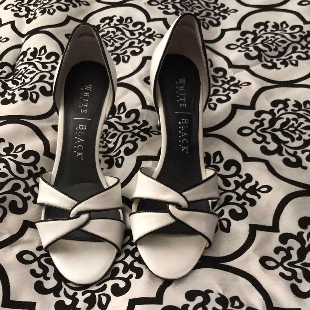 EUC white heels 👠 with black trim
